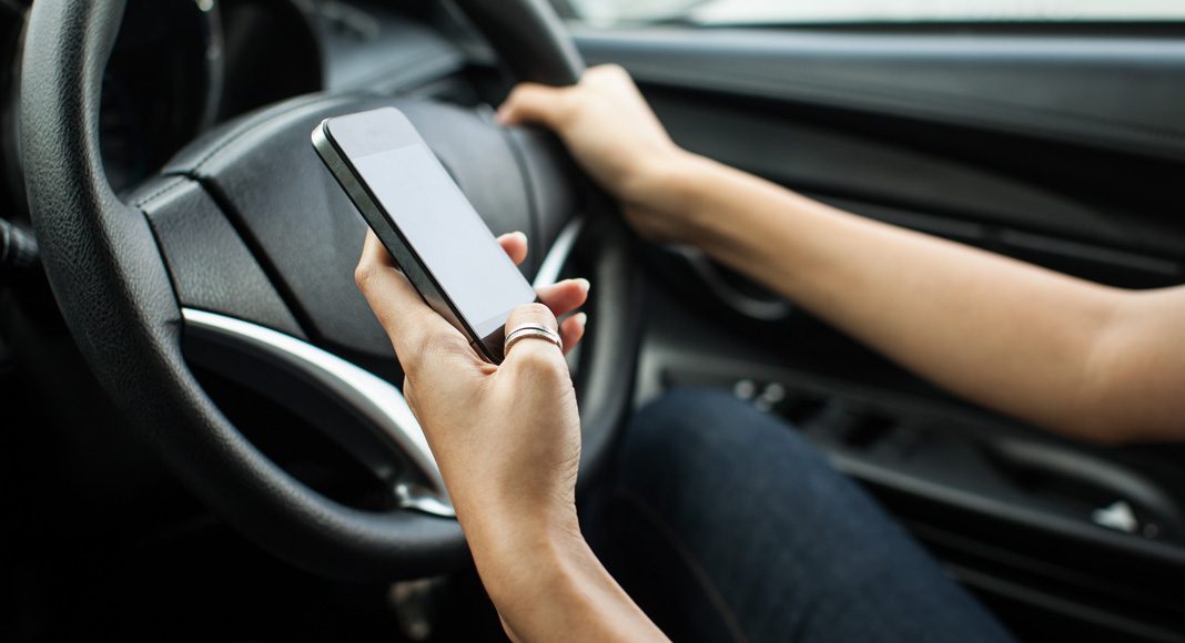 Government announces new penalties for using phone while driving