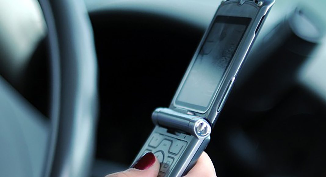 New law prevents drivers in California from holding an electronic device