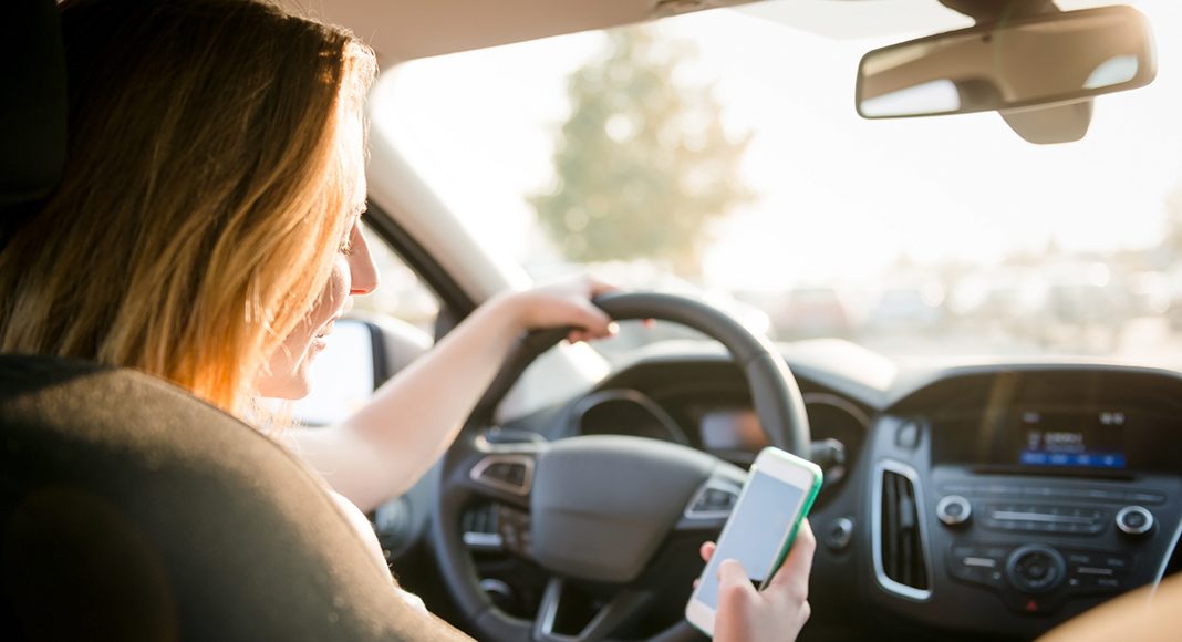 Washington distracted driving law comes into effect Sunday
