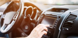 Drivers relying too heavily on technology, AAA