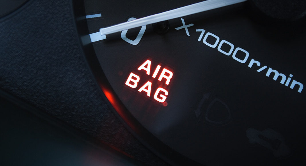 Insurance Institute for Highway Safety (IIHS) researchers looked at injury measures from more than 400 frontal crash tests it performed as part of its vehicle ratings program to see if injuries were less likely in vehicles with knee airbags.