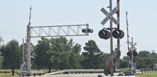 The grants, awarded by the Federal Highway Administration (FHWA) in coordination with the Federal Railroad Administration (FRA) and Federal Transit Administration (FTA), will help commuter rail authorities in California, Massachusetts, New York, Pennsylvania and Washington eliminate hazards at highway-railway crossings.