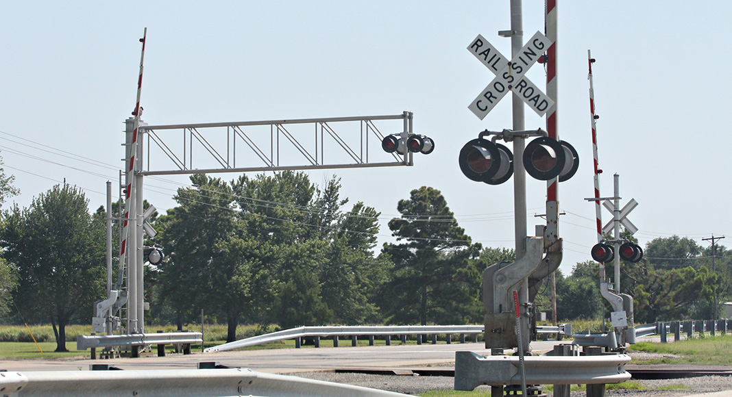The US Department of Transportation has provided grants worth $40 million to States wanting to improve safety where highways and rail lines cross. The grants, awarded by the Federal Highway Administration (FHWA) in coordination with the Federal Railroad Administration (FRA) and Federal Transit Administration (FTA), will help commuter rail authorities in California, Massachusetts, New York, Pennsylvania and Washington eliminate hazards at highway-railway crossings.