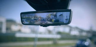 The “Smart Mirror” is a high-definition screen that displays a panoramic rear view for the driver of Transit and Transit Custom vans.