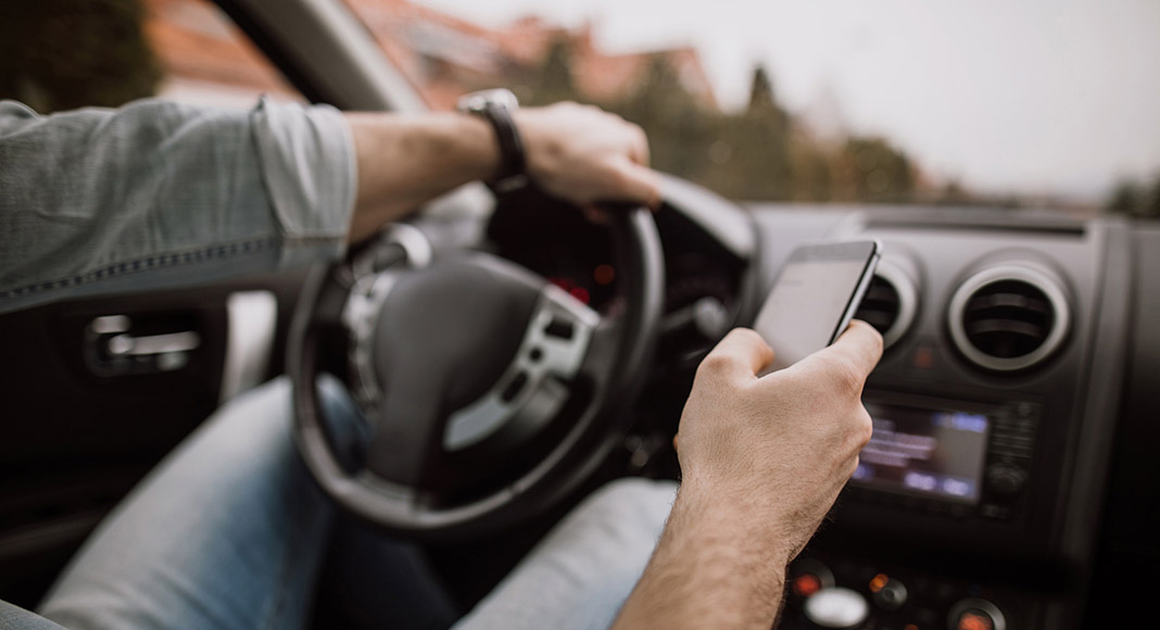 A new study has found hands-free cellphone laws are associated with fewer driver deaths in the United States. The Center for Injury Research and Policy at Nationwide Children’s Hospital looked at drivers and non-drivers – including passengers, pedestrians, bicyclists and motorcyclists – and total deaths involved in passenger vehicle crashes from 1999 through 2016 in 50 U.S. states, along with the presence and characteristics of cellphone use laws.