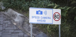 Minister for Transport and Roads Andrew Constance said around 1,000 permanent static signs will supplement messaging on the existing 360 variable message signs and a comprehensive advertising campaign.