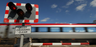 The government will fund trials of innovative signs with LED flashing lights at level crossings in Narromine and Bribbaree, to improve awareness and safety.