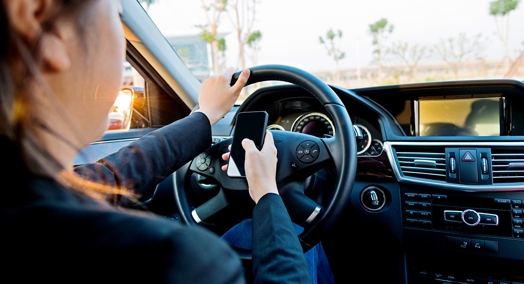 Drivers in the US urged to put down the phoneâ when behind the wheel The National Transportation Safety Board has issued a safety alert on distracted driving following a recent investigation of a fatal crash in Wisconsin linked to cell phone use while driving.