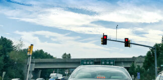 The growth of automatic emergency braking systems undercuts a common gripe about red light safety cameras by preventing rear-end crashes that can occur when drivers stop short, a new study from the Insurance Institute for Highway Safety shows.