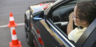 Gaps in driver knowledge sparks call for license renewal refreshers New research showing drivers in New Zealand answered fewer than 70% of road rules questions correctly has prompted the AA to call for optional knowledge refreshers when licenses are renewed.